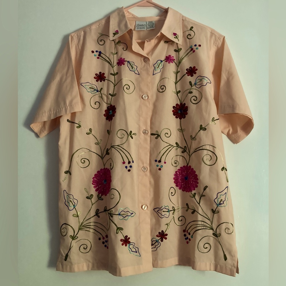 Haband Women’s SZ L Floral embroidered light peach Button Down top